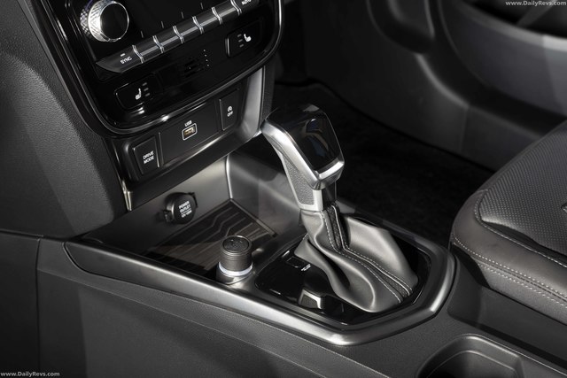 SsangYong Tivoli interior photo