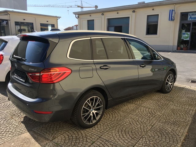 SsangYong Rodius exterior model