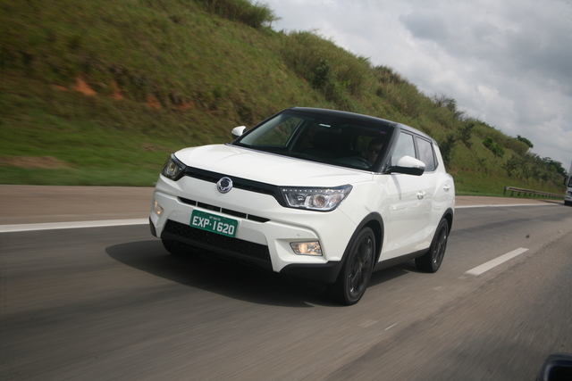 SsangYong Tivoli interior specifications SsangYong Tivoli reviews specifications