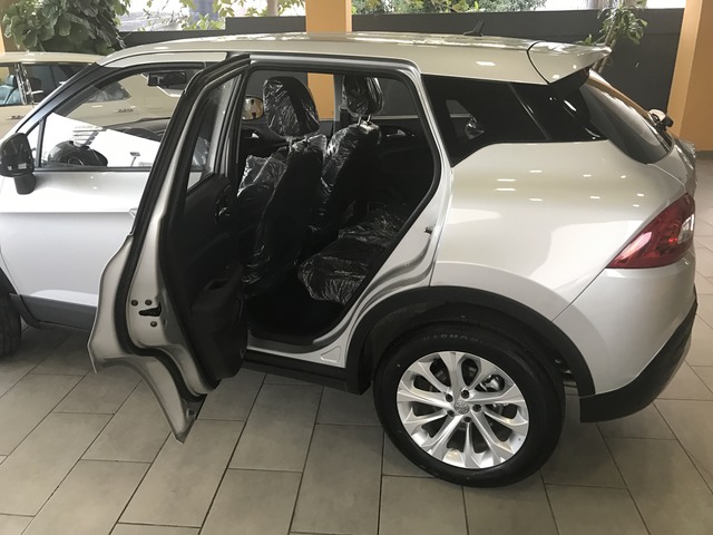 Brilliance V3 modern specifications Brilliance V3 interior 2017