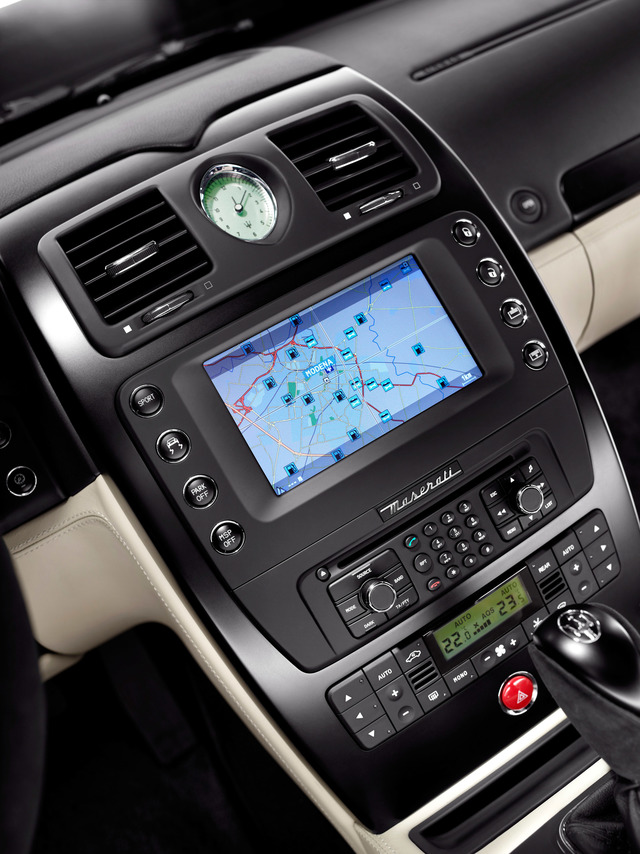 Brilliance H220 interior 2013