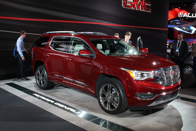 GMC Acadia Photos and Specs. Photo: GMC Acadia hd 2019 and 23 perfect ...