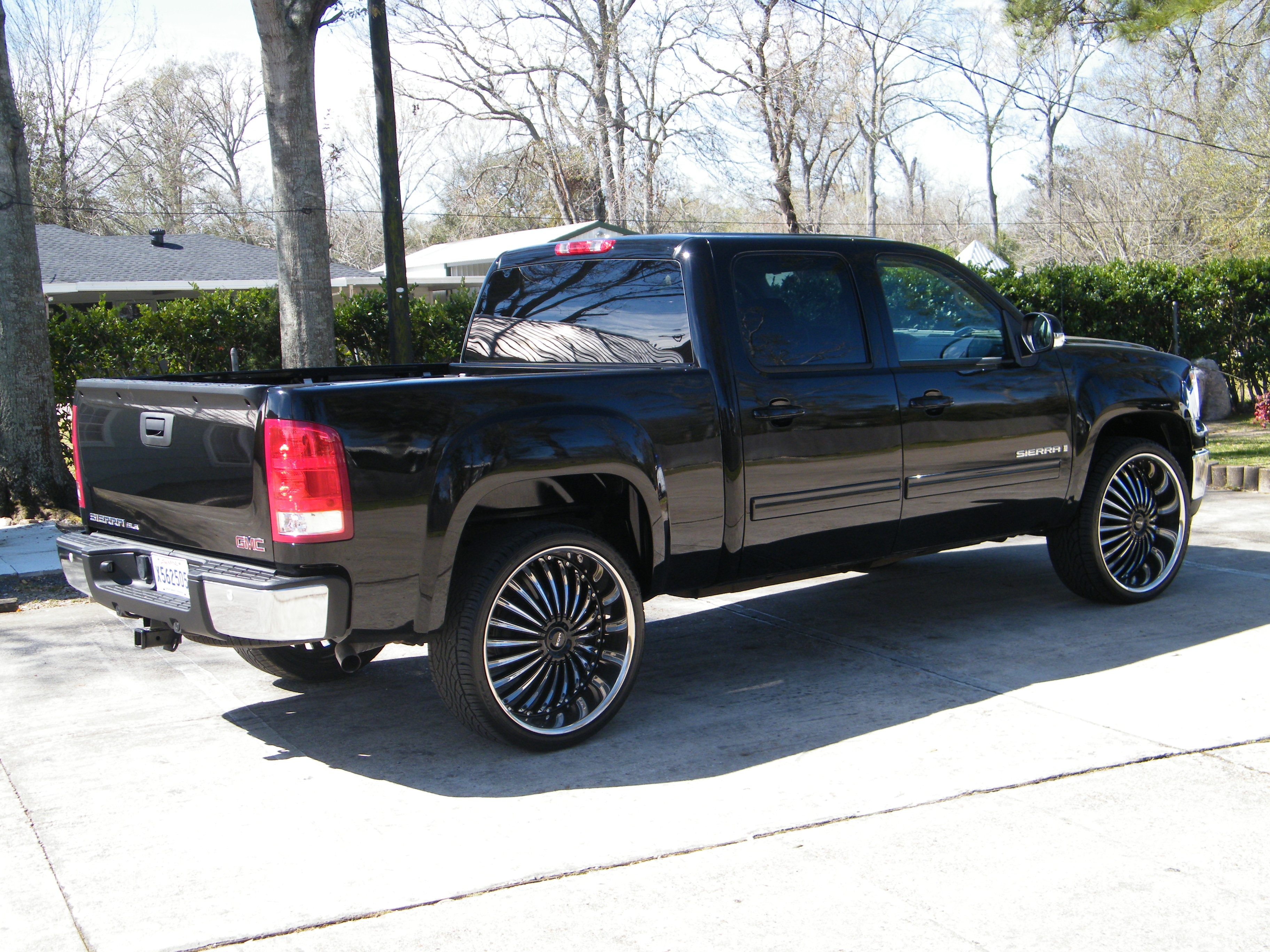 GMC Sierra Crew Cab reviews specifications