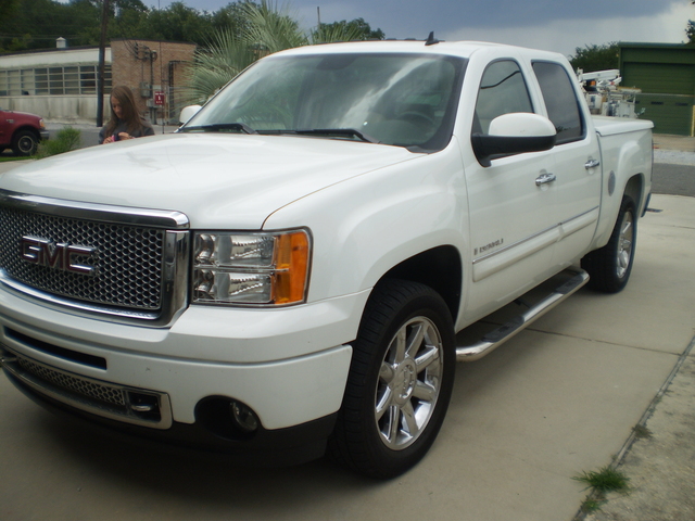 GMC Sierra Double Cab hd specifications GMC Sierra Double Cab pickup restyling