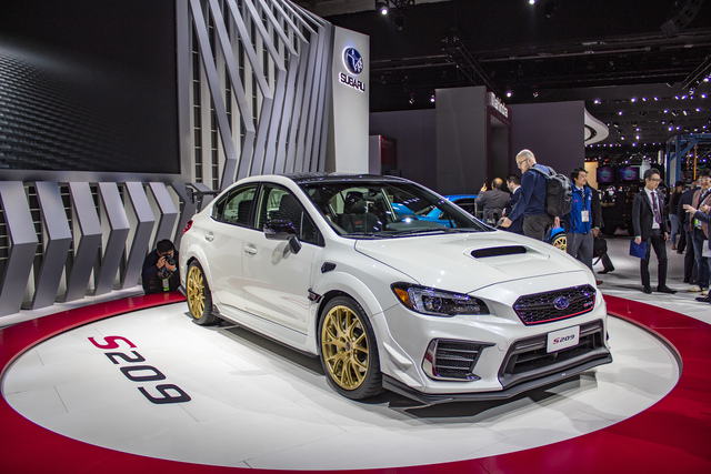 Subaru Legacy modern photo