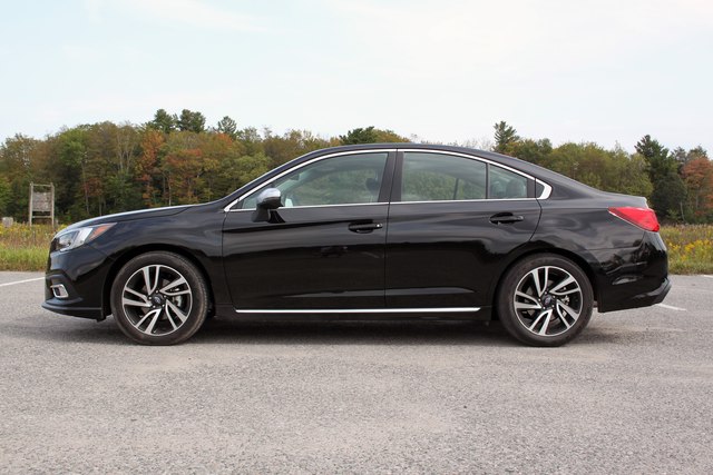 Subaru Legacy interior 2019