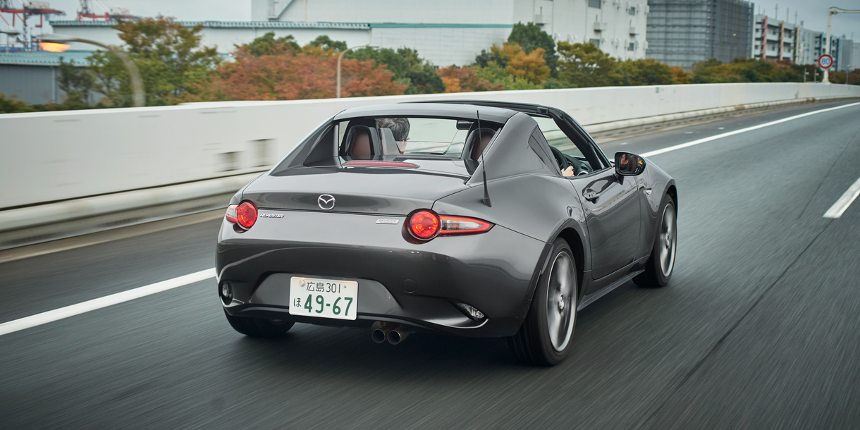 Mazda MX 5 RF vs Toyota Supra