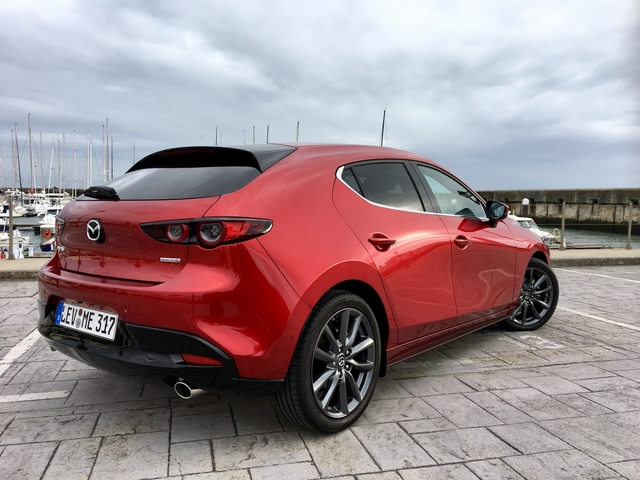 Mazda Mazda3 Hatchback exterior big