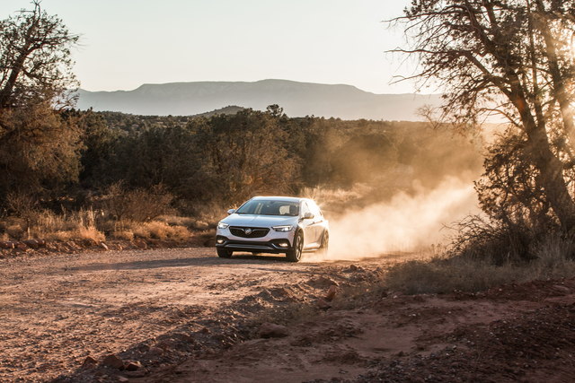 Buick Buick Regal TourX interior big