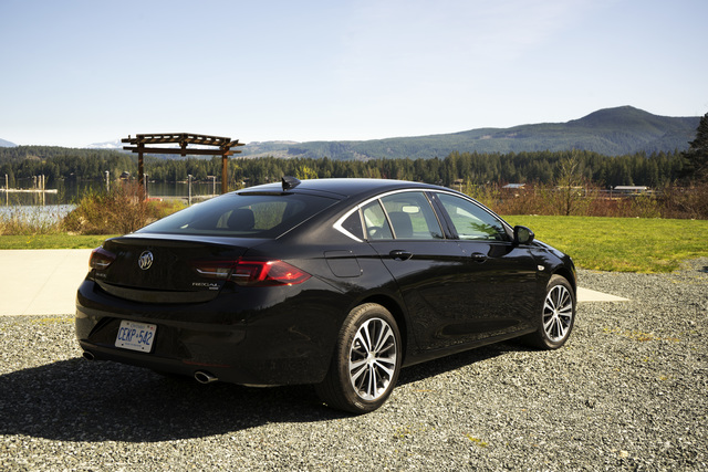 Buick Regal GS hd 2018 Buick Regal GS modern model