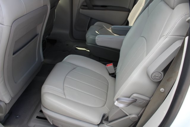 Buick Enclave hd 2017