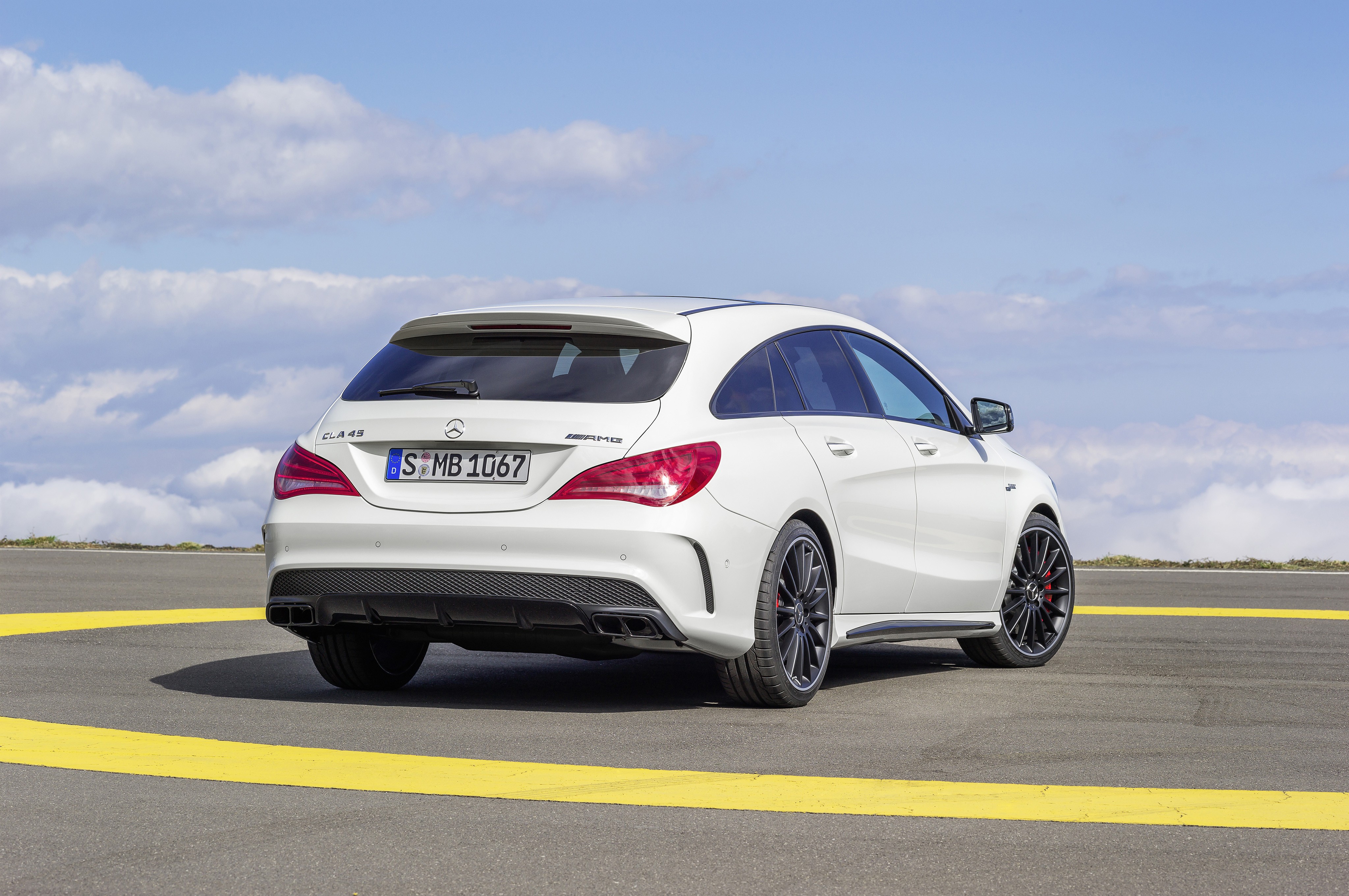 Mercedes CLA Shooting Brake (X118) 4k specifications