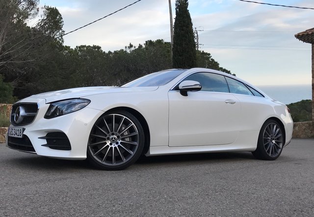 Mercedes E-Class Cabriolet (A238) 4k photo