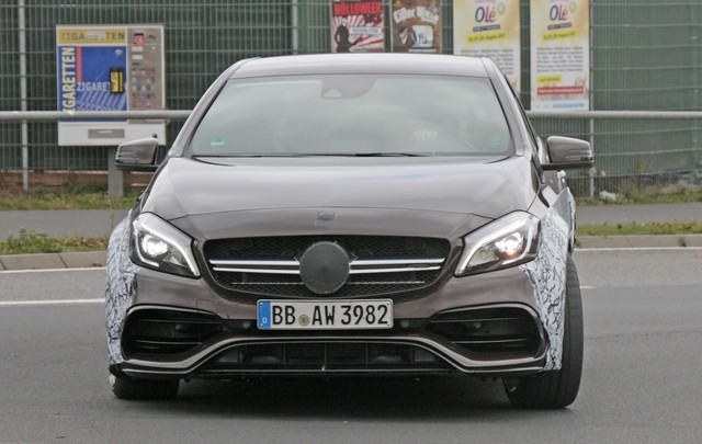 Mercedes E-Class T-Modell Plug-in Hybrid (S213) auto show