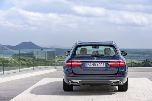 Mercedes E-Class T-Modell (S213) accessories photo Mercedes E-Class T-Modell (S213) reviews photo
