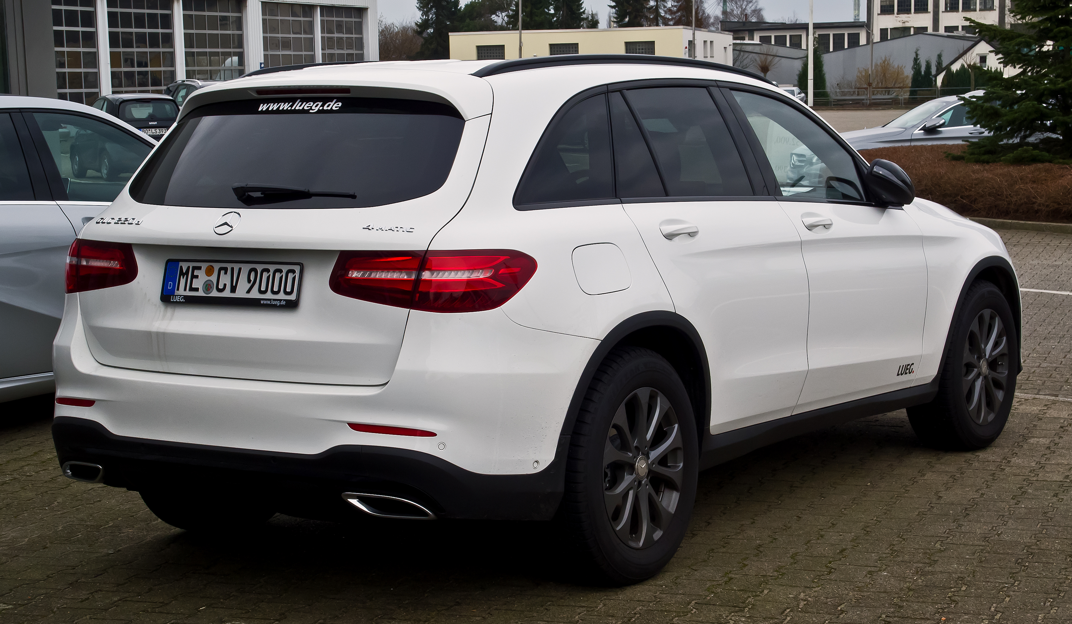 Mercedes GLA-Class (H247) reviews specifications