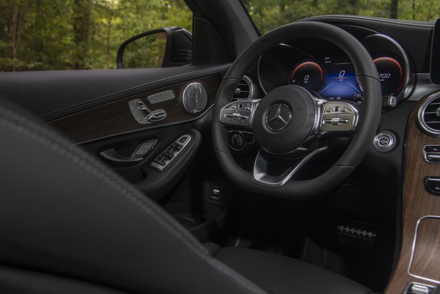 Mercedes GLC-Class (X253) 4k photo