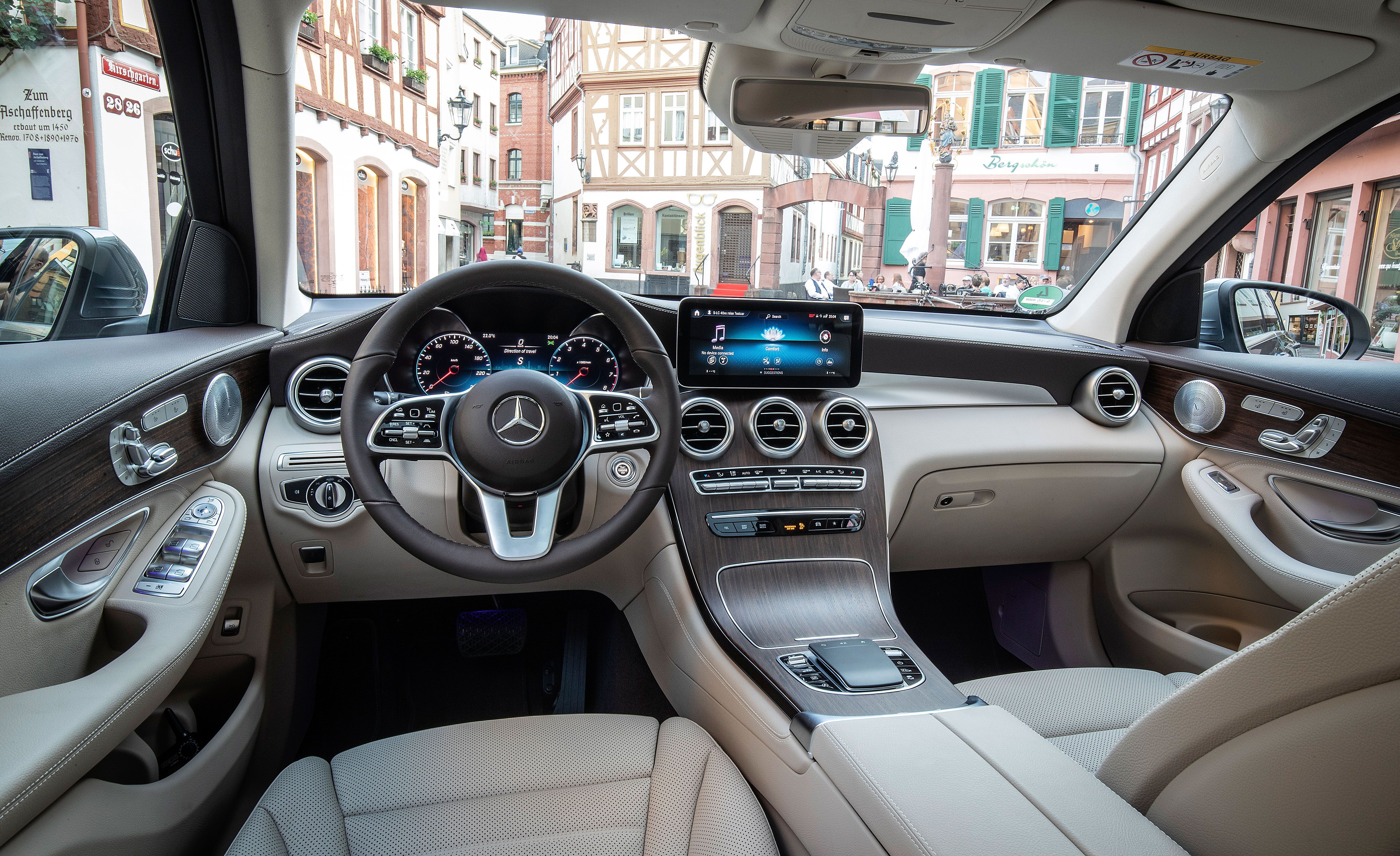 Mercedes GLC-Class (X253) exterior specifications