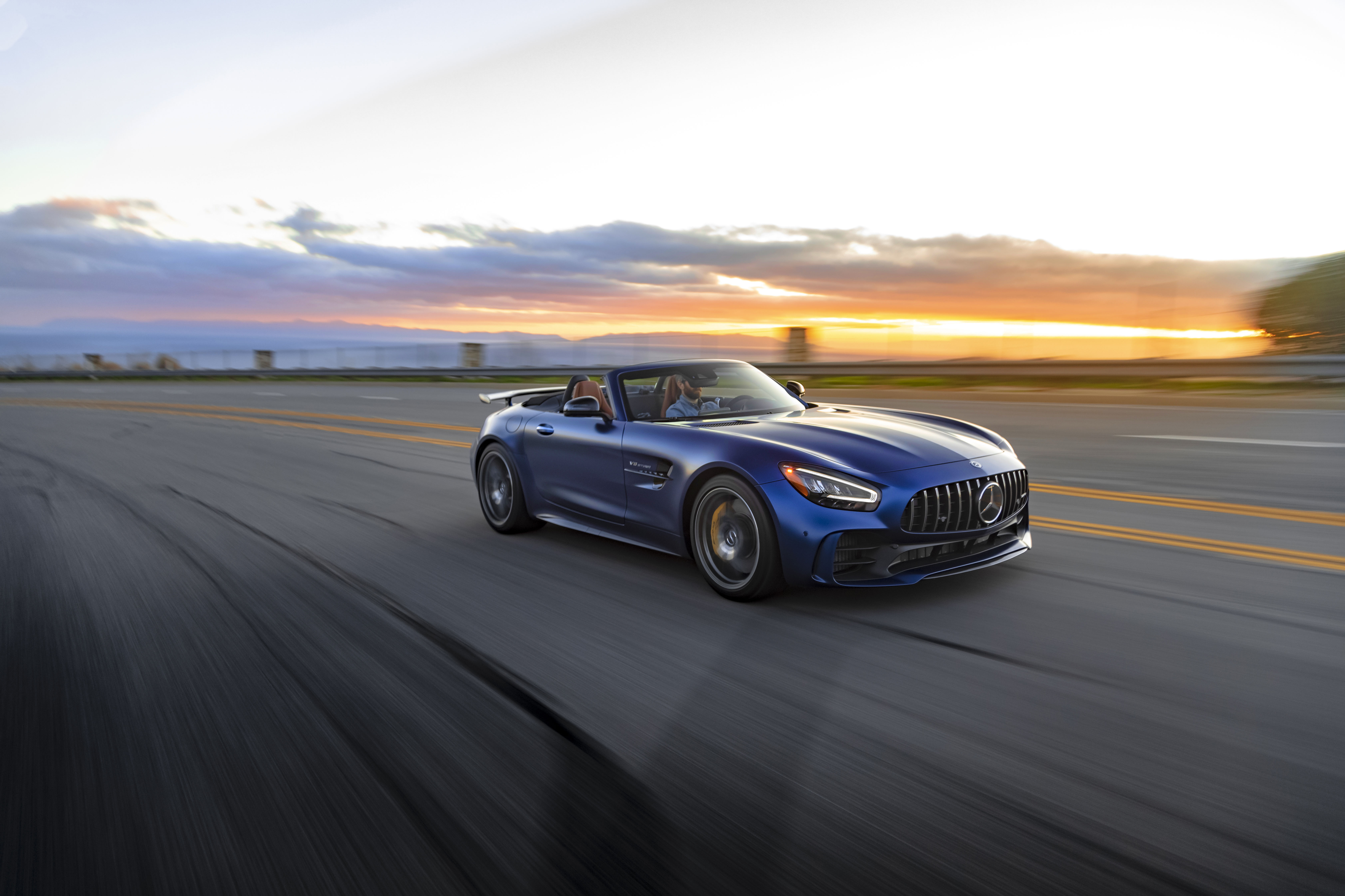 Mercedes AMG GT Roadster (R190) hd specifications