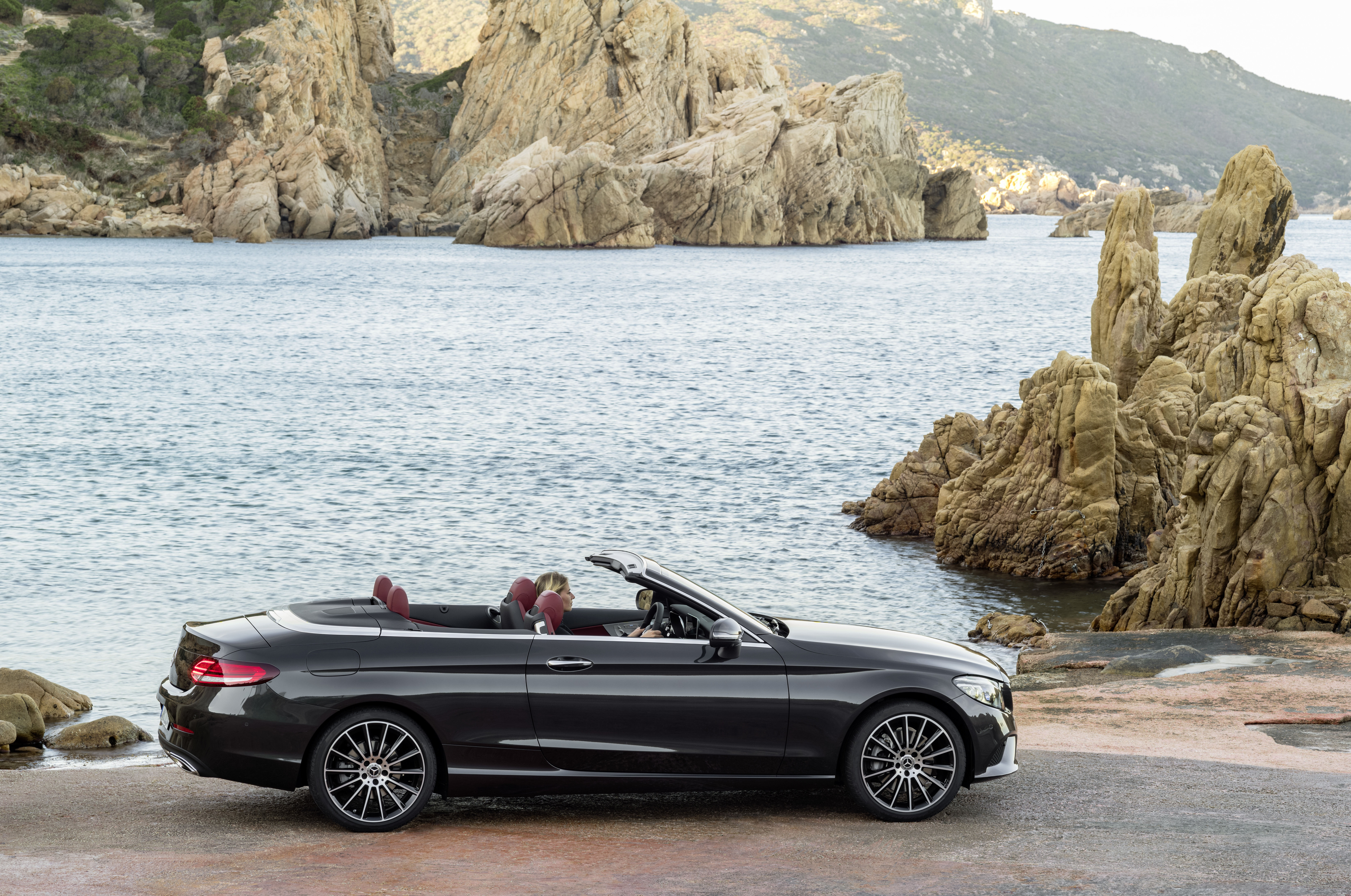 Mercedes C-Class Cabrio (A205) hd specifications