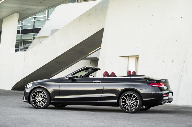 Mercedes C-Class Cabrio (A205) reviews photo