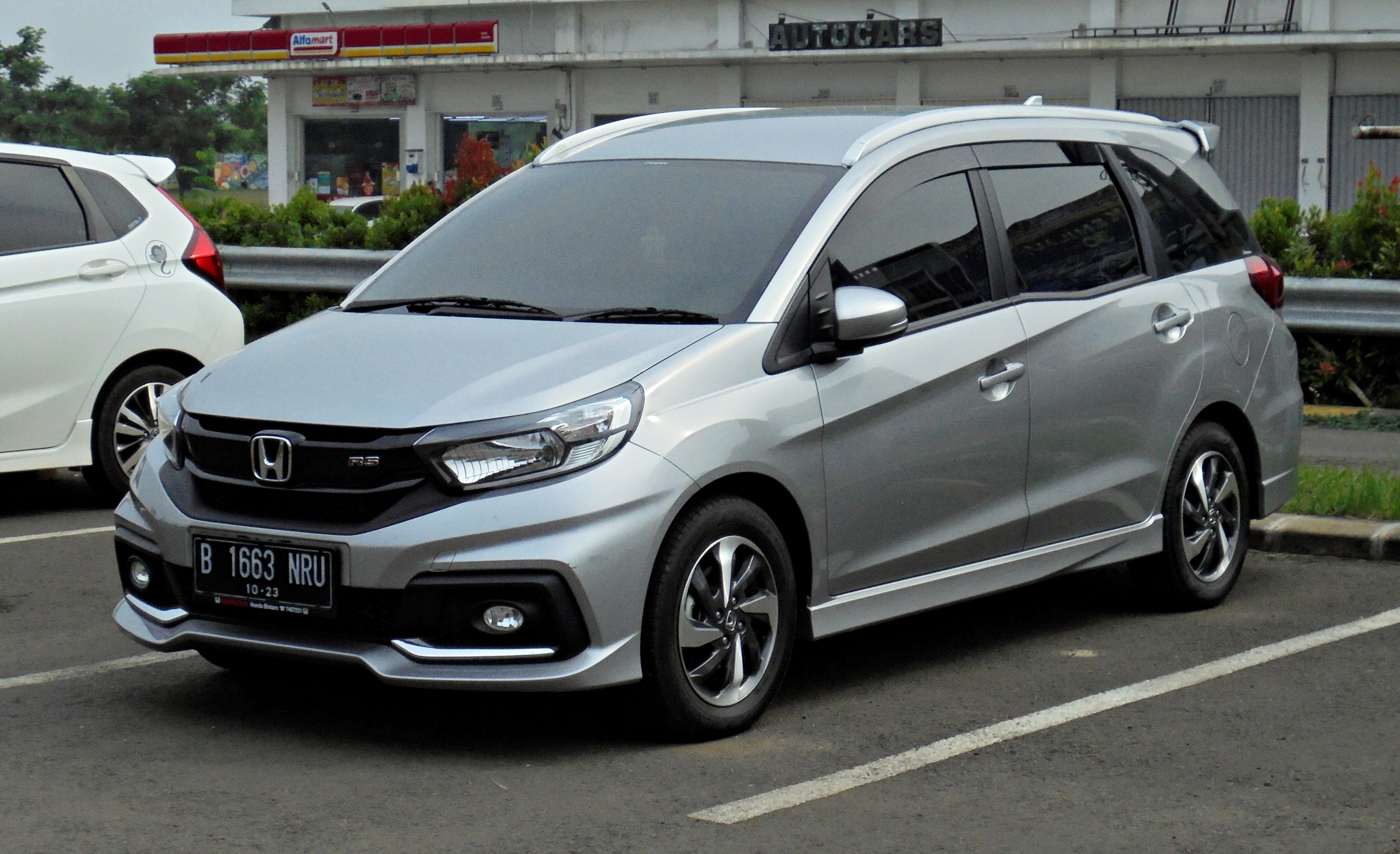 Suzuki Ertiga hd specifications