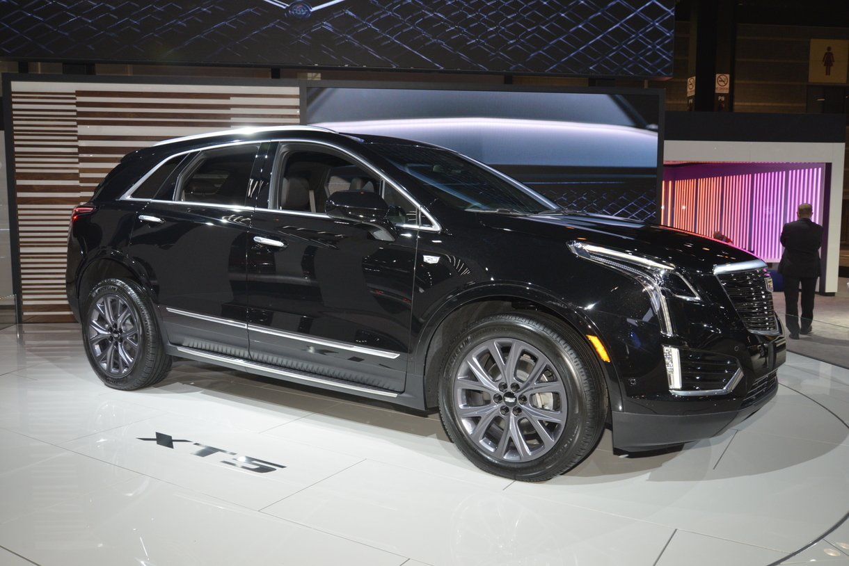 Cadillac xt4 отличие от xt5