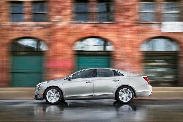 Cadillac XTS exterior photo Cadillac XTS sedan big