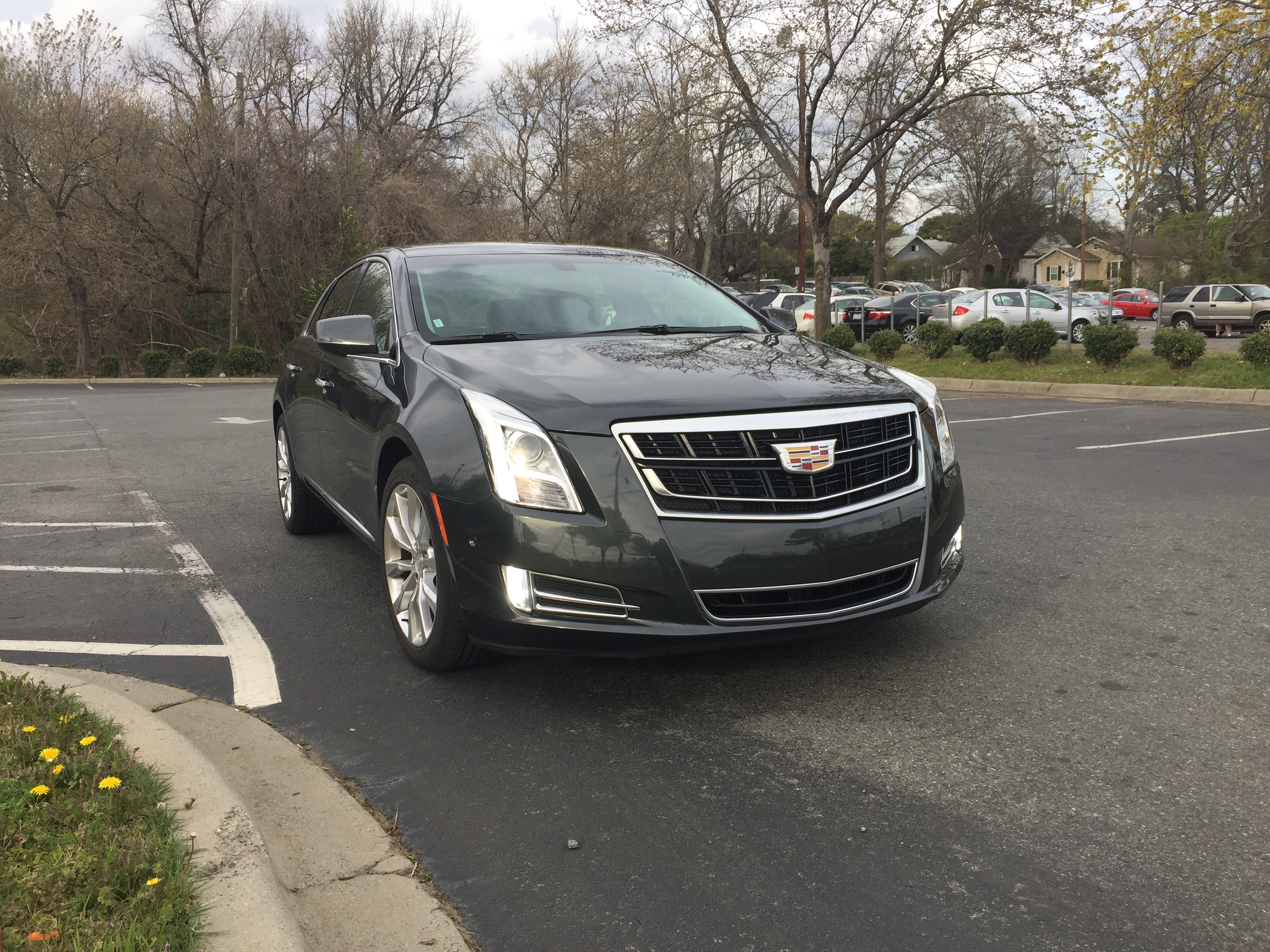 Cadillac XTS reviews model
