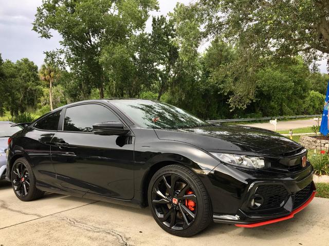 Honda Civic Si Sedan modern photo