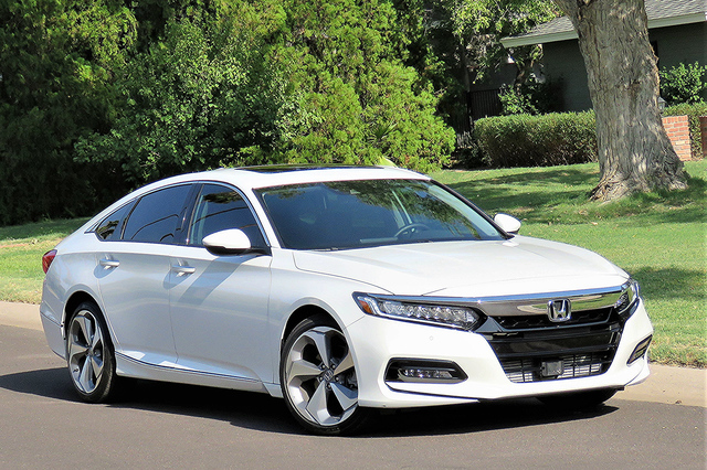 Honda Accord Hybrid interior specifications