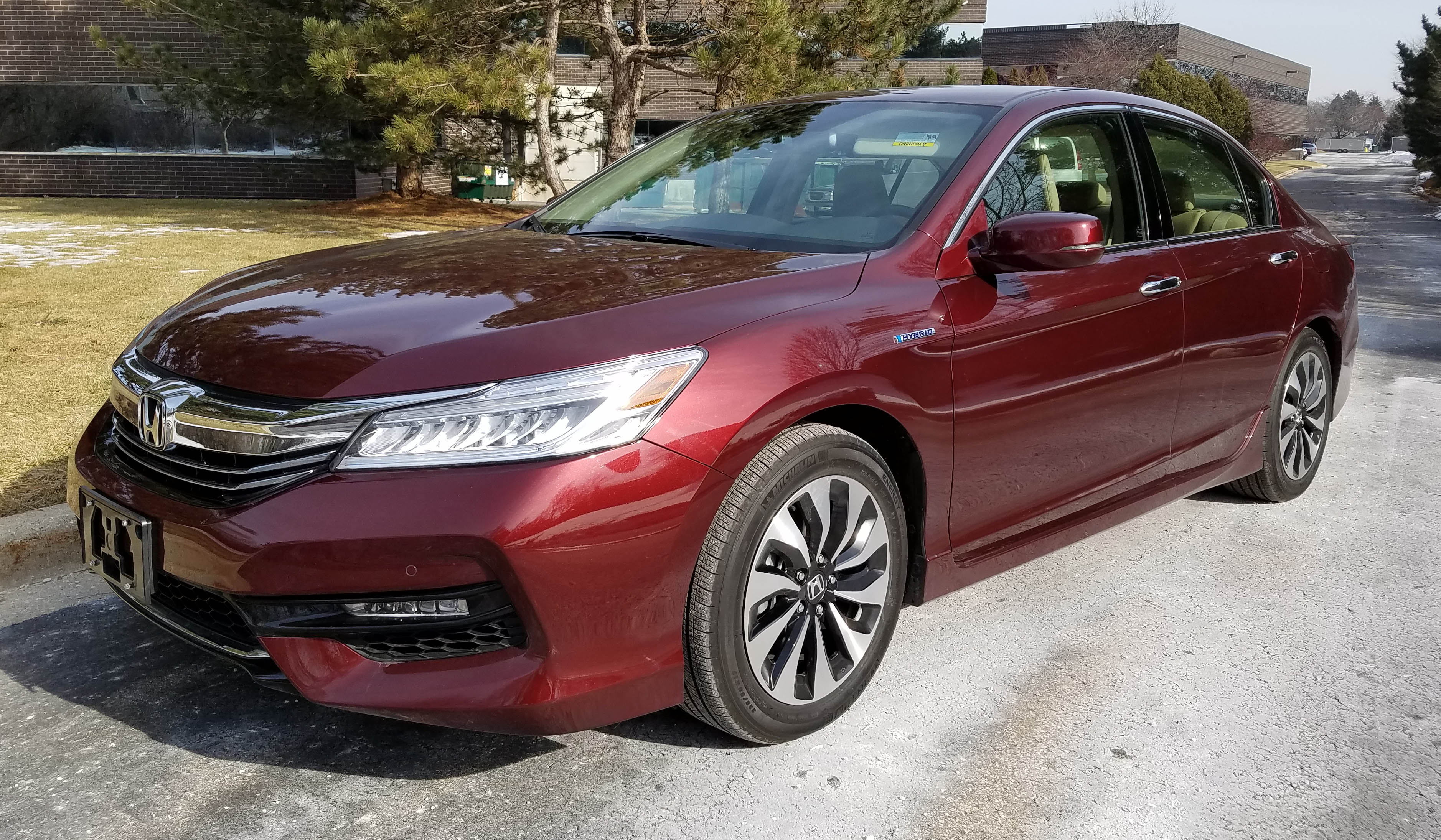 Honda Accord Hybrid sedan big