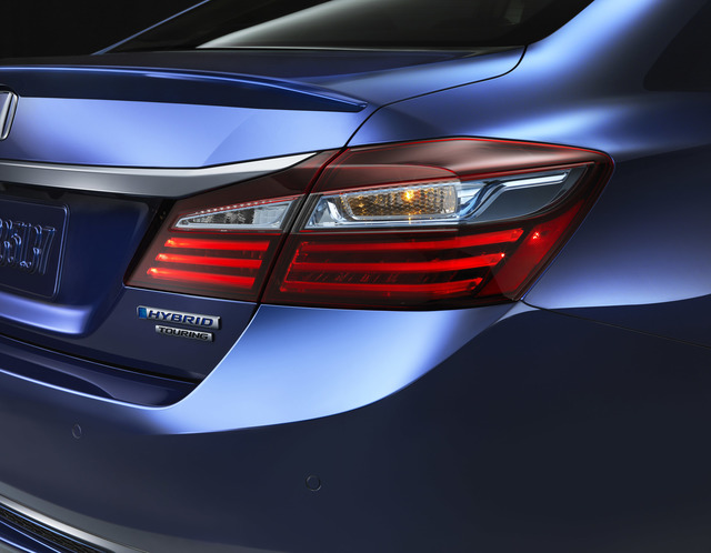 Honda Clarity Plug-In Hybrid modern restyling