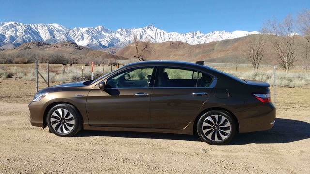 Honda Accord Hybrid reviews restyling