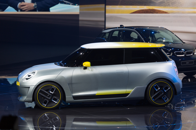 MINI Hatchback Electric exterior 2019