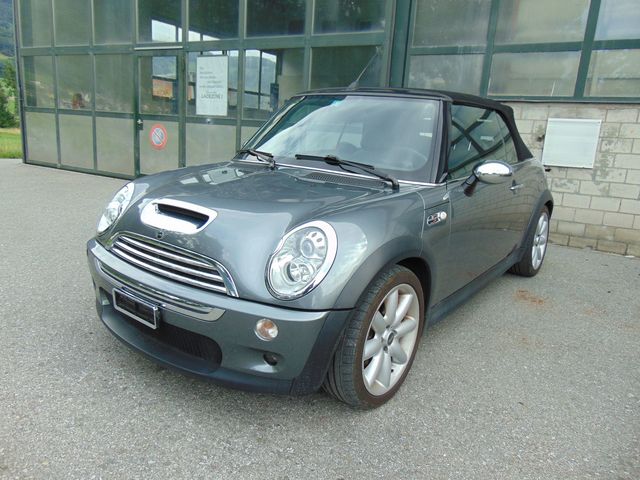 MINI Cabrio Photos and Specs. Photo: MINI Cabrio exterior restyling and ...