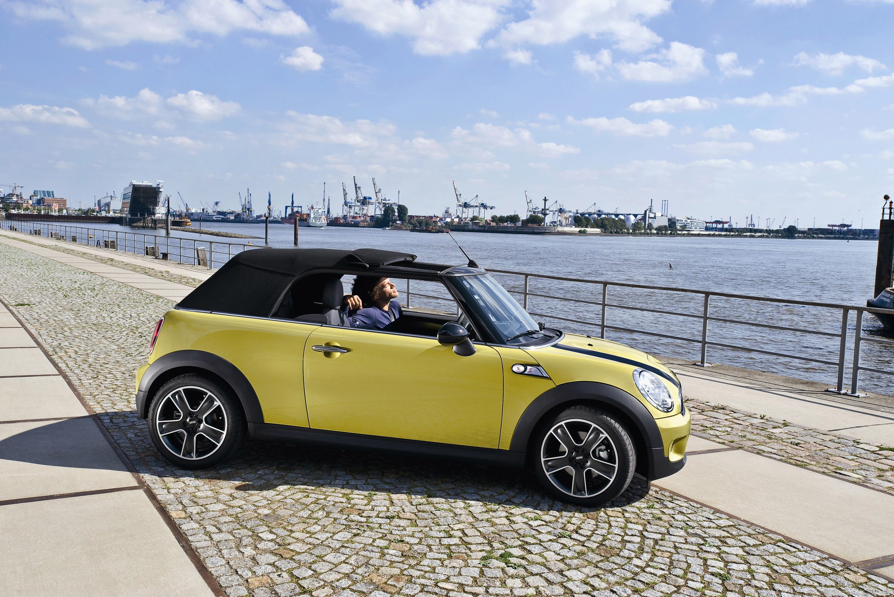 MINI Cabrio exterior model