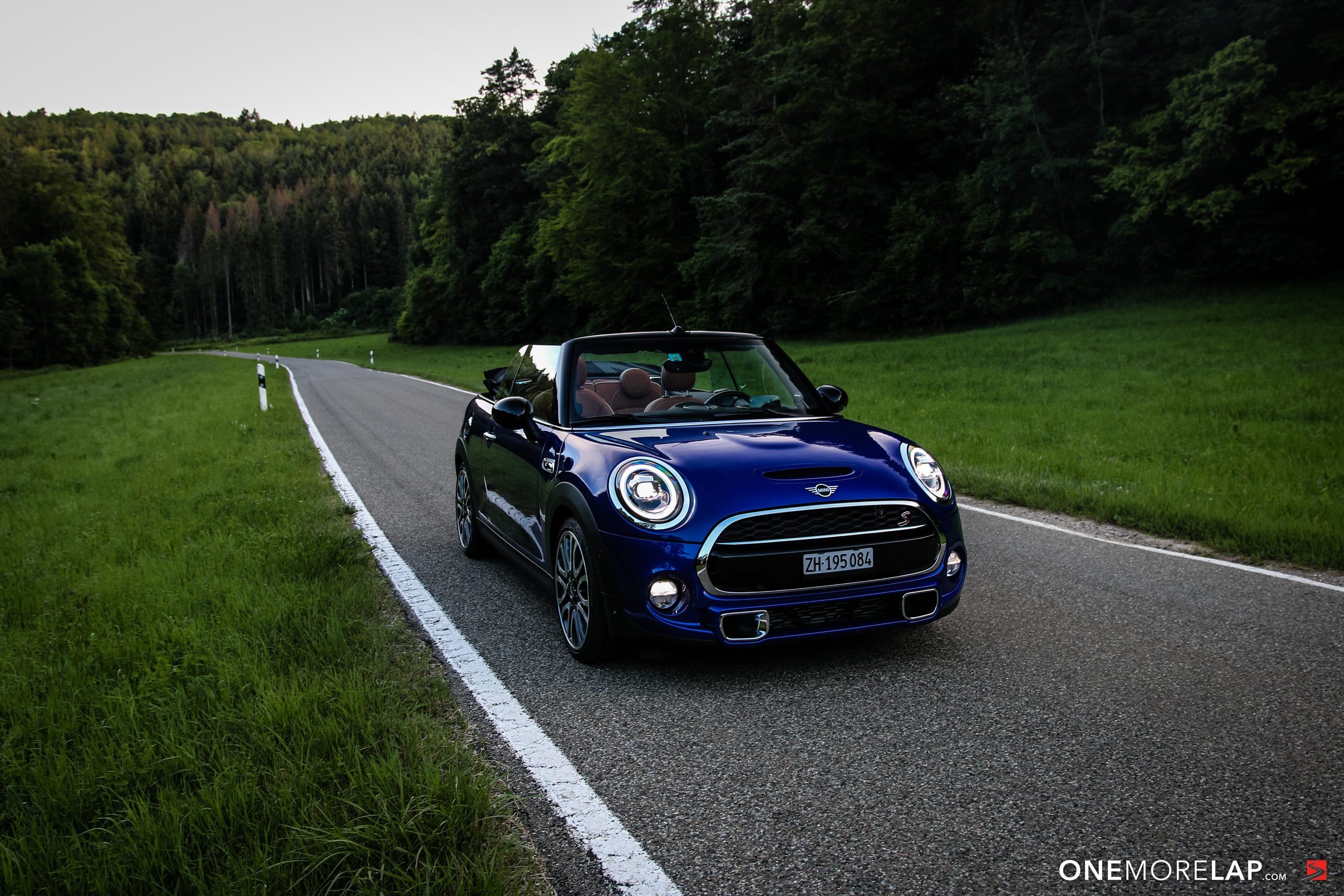 MINI Cabrio exterior big