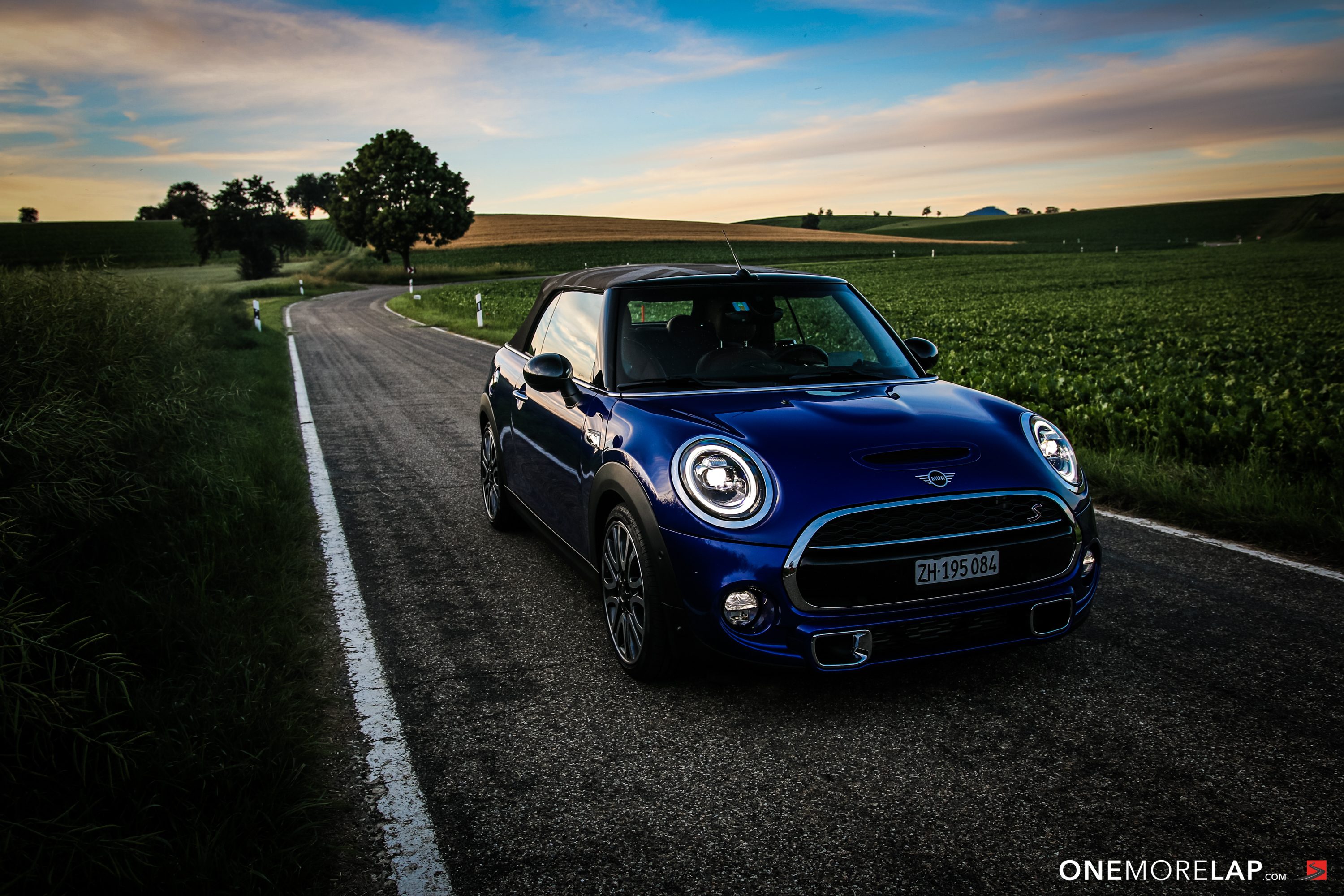 MINI Cabrio interior big