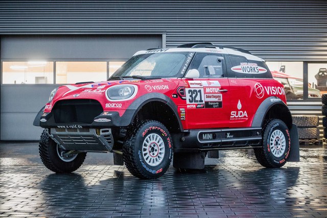 MINI John Cooper Works Cabrio auto show