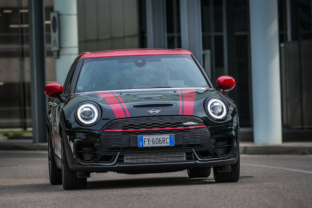 MINI John Cooper Works Clubman exterior photo