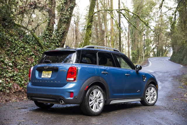 MINI Cooper Countryman hd photo