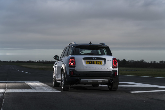 MINI Cooper Countryman 4k big