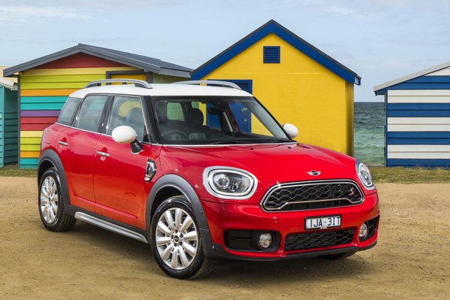 MINI Cooper Countryman interior 2017