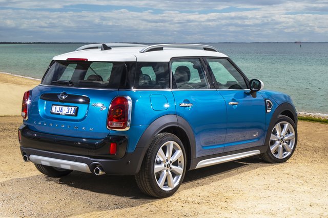 MINI Cooper Countryman exterior model
