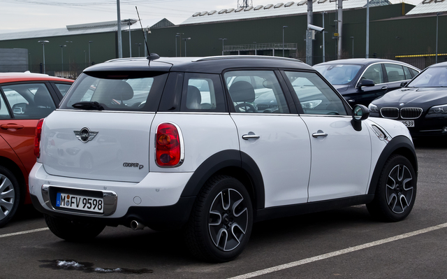 MINI One Countryman 4k photo MINI One Countryman modern big