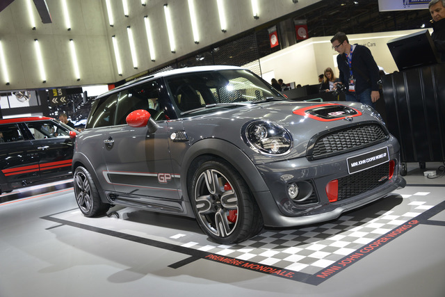 MINI John Cooper Works Countryman accessories photo