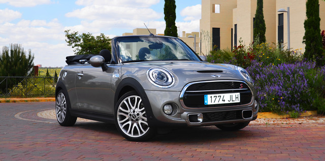 MINI Cooper S Cabrio 4k photo MINI Cooper S Cabrio mod specifications
