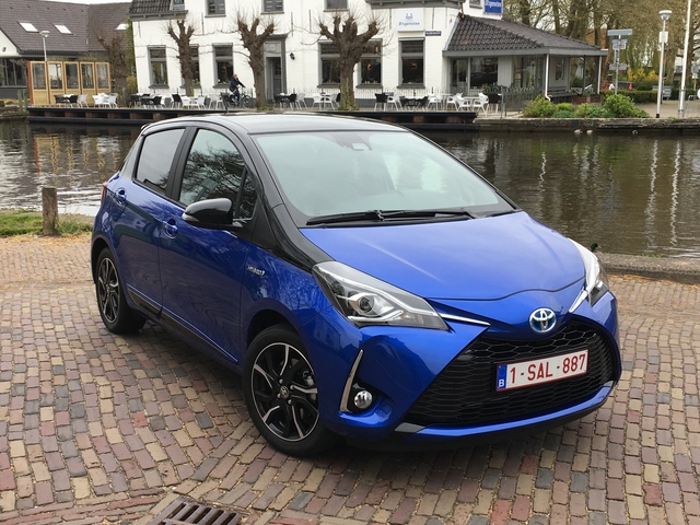 Toyota Yaris 5-door interior restyling Toyota Yaris 5-door reviews big