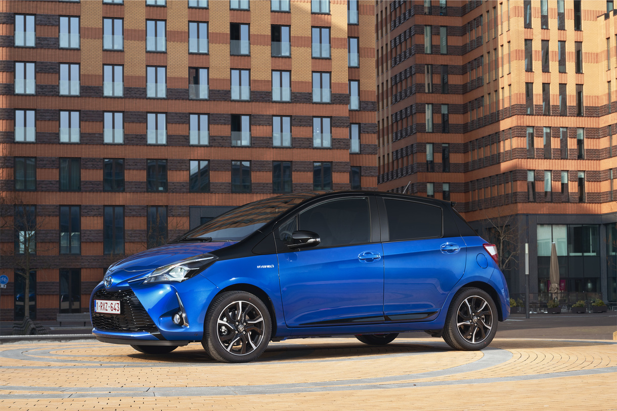Toyota Yaris Hybrid Photos and Specs. Photo: Toyota Yaris Hybrid best ...